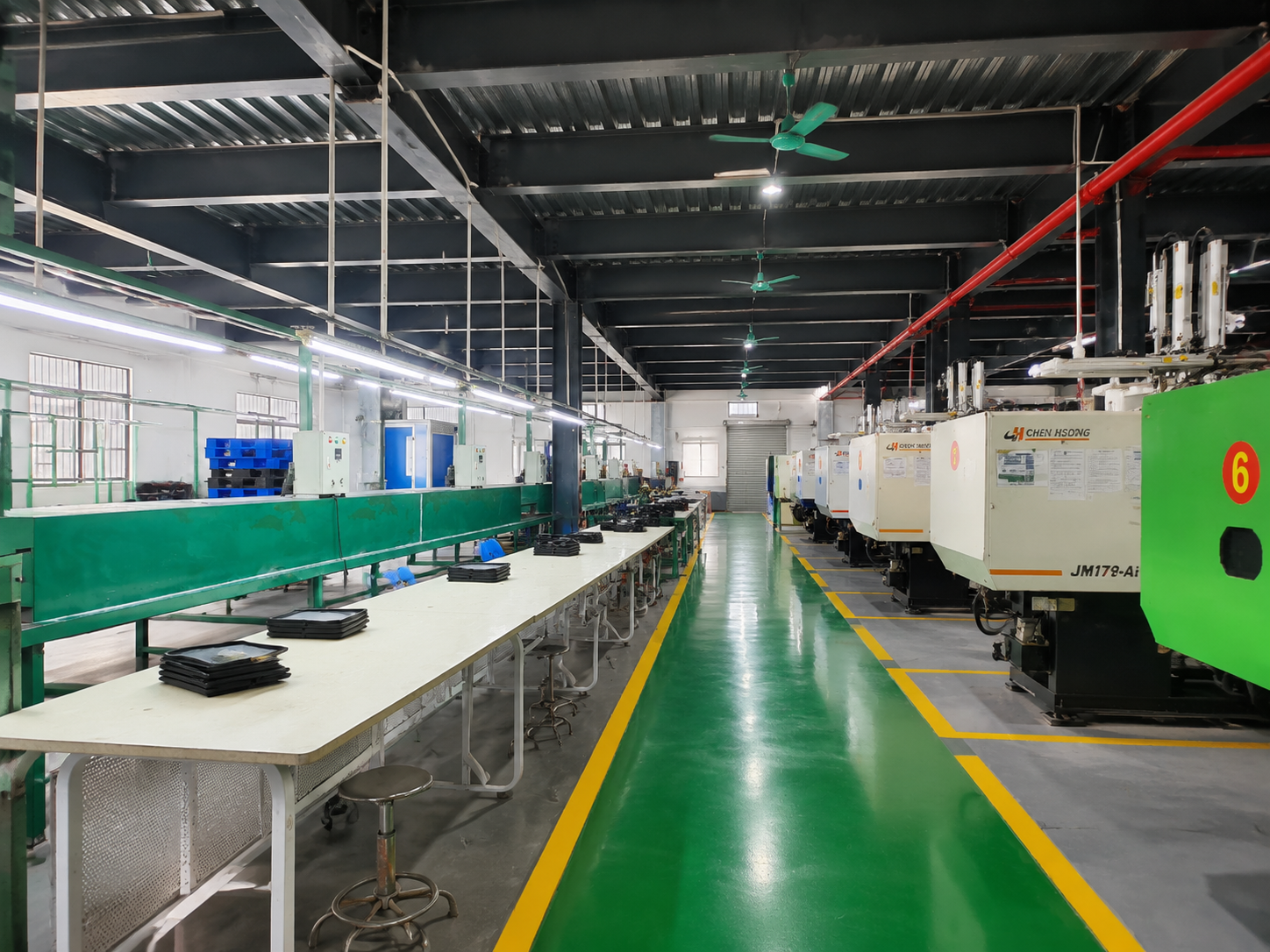 Custom plastic injection molding and OEM manufacturing